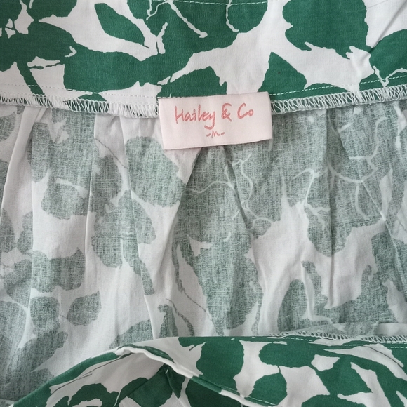 Haley & Co., Medium, Green & White Top - Picture 3 of 3